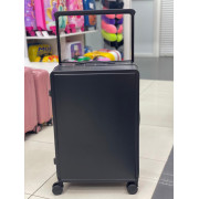 Чемодан 24 дюйма Lunary черный из поликарбоната